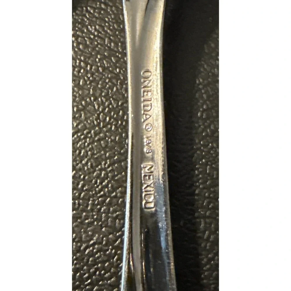 Oneida Satin Flight Stainless Steel Flatware 2 Teaspoons 4 Soup Spoons Spoon